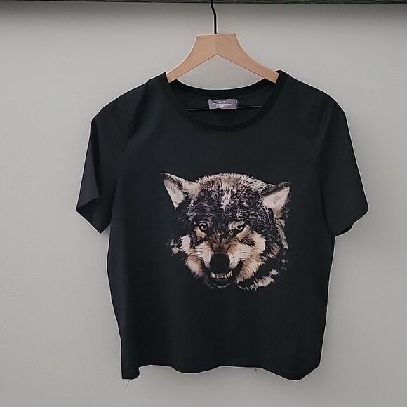 Like Mynded Tops - Wolf Print Short Sleeve Top Small